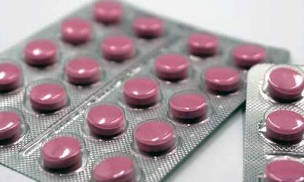 16χρονο αγόρι υποβλήθηκε σε βίαιη θεραπεία με οιστρογόνα και έβγαλε μαστούς!